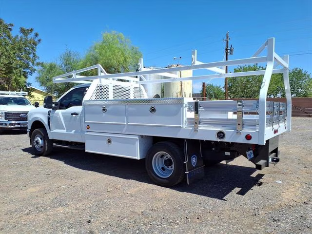 2025 Oxford White Ford Super Duty F-350 DRW XL 4X4 Chassis