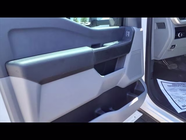 2024 Oxford White Ford Super Duty F-350 DRW XL 4X4 Chassis