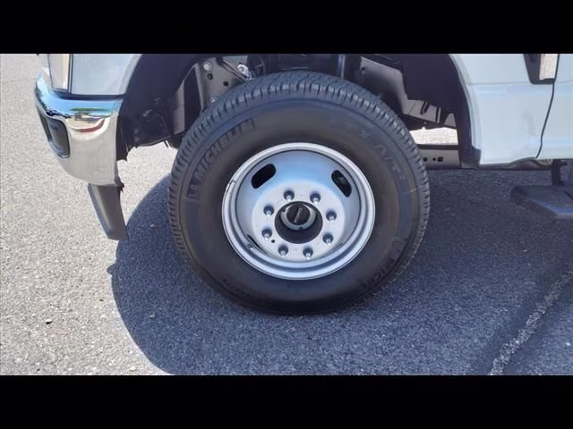 2024 Oxford White Ford Super Duty F-350 DRW XL 4X4 Chassis