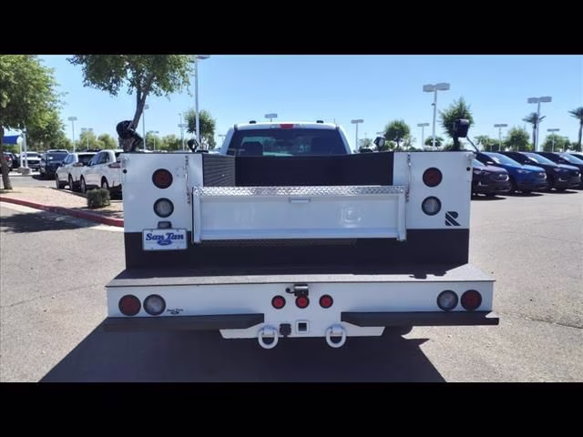 2024 Oxford White Ford Super Duty F-350 DRW XL 4X4 Chassis