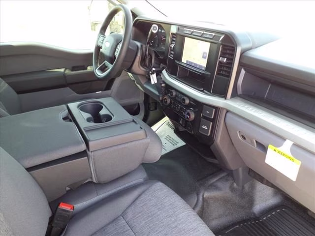 2024 Oxford White Ford Super Duty F-350 DRW XL 4X4 Chassis