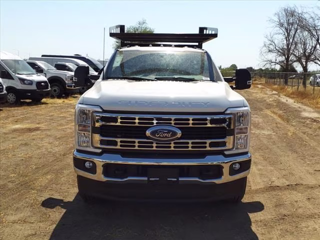 2024 Oxford White Ford Super Duty F-350 DRW XL 4X4 Chassis