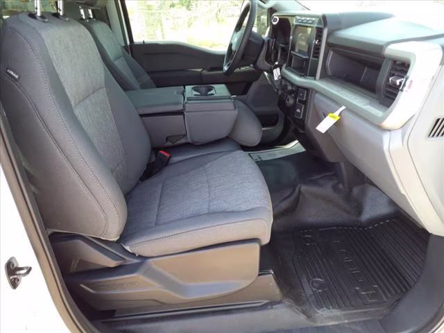 2024 Oxford White Ford Super Duty F-350 DRW XL 4X4 Chassis