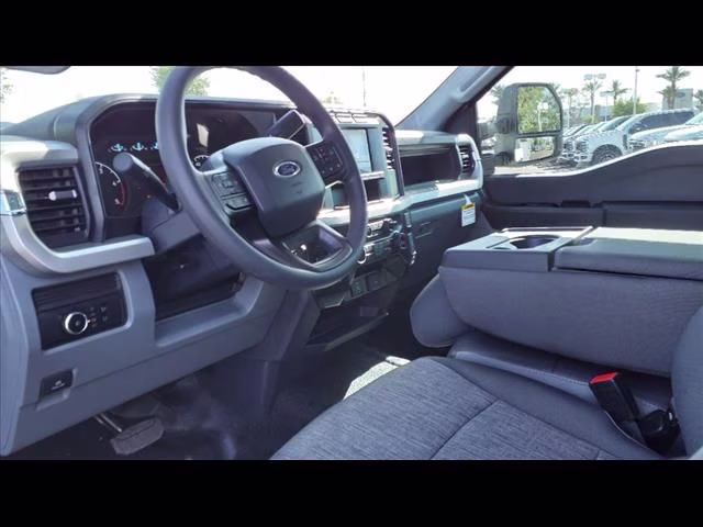 2024 Oxford White Ford Super Duty F-550 DRW XL RWD Chassis