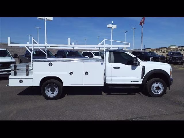 2024 Oxford White Ford Super Duty F-550 DRW XL RWD Chassis
