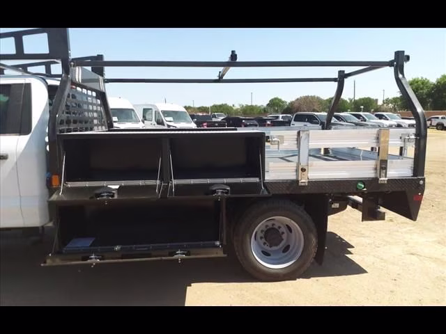 2024 Oxford White Ford Super Duty F-550 DRW XL 4X4 Chassis