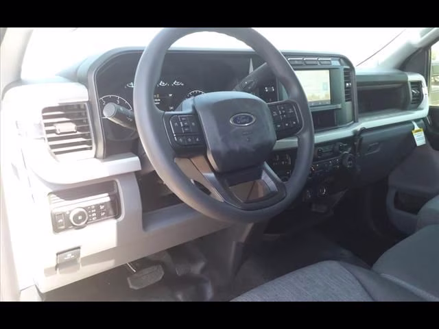2024 Oxford White Ford Super Duty F-550 DRW XL 4X4 Chassis