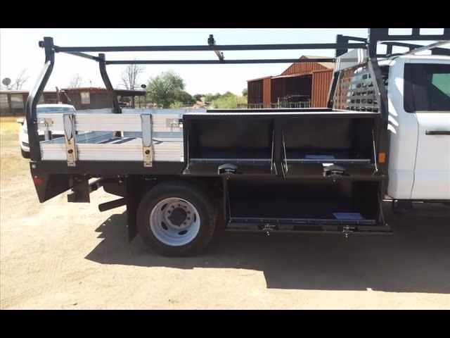2024 Oxford White Ford Super Duty F-550 DRW XL 4X4 Chassis