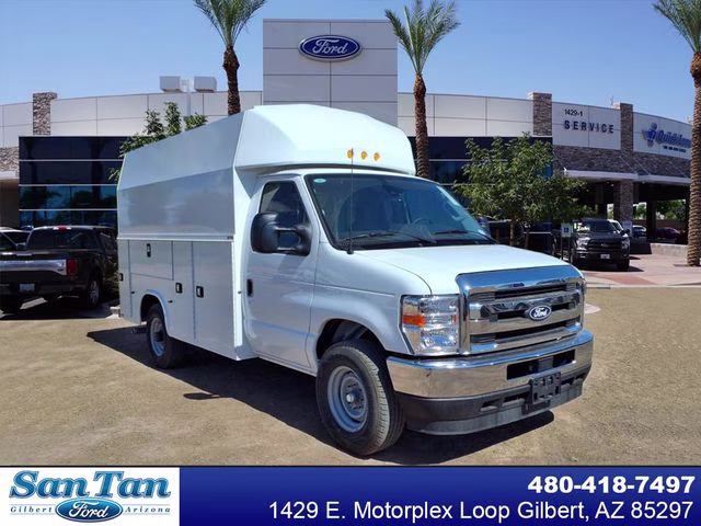 2026 Oxford White Ford E-350SD Base RWD Truck
