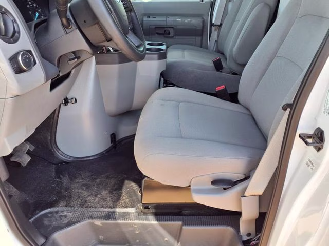 2026 Oxford White Ford E-350SD Base RWD Truck
