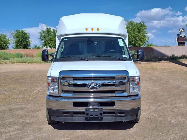 2026 Oxford White Ford E-350SD Base RWD Truck