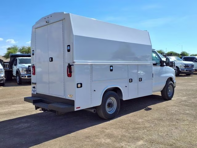 2026 Oxford White Ford E-350SD Base RWD Truck