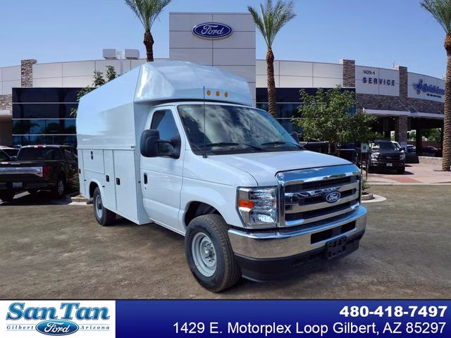 2026 Oxford White Ford E-350SD Base RWD Truck