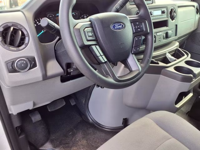 2026 Oxford White Ford E-350SD Base RWD Truck