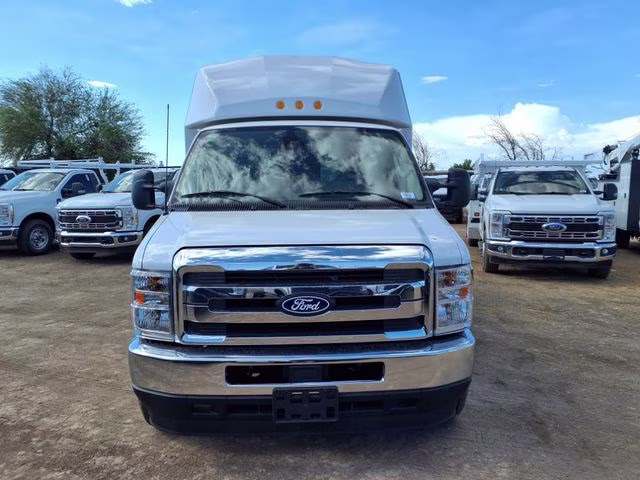 2026 Oxford White Ford E-350SD Base RWD Truck