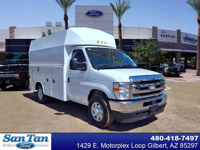 2026 Oxford White Ford E-350SD Base RWD Truck