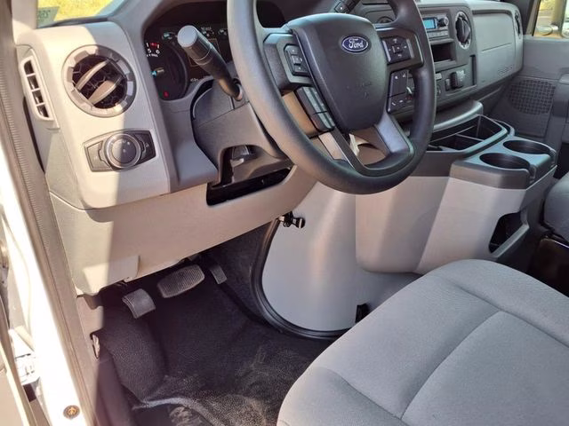 2026 Oxford White Ford E-350SD Base RWD Truck