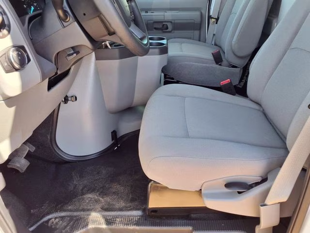 2026 Oxford White Ford E-350SD Base RWD Truck