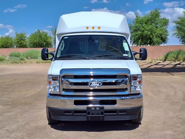 2026 Oxford White Ford E-350SD Base RWD Truck