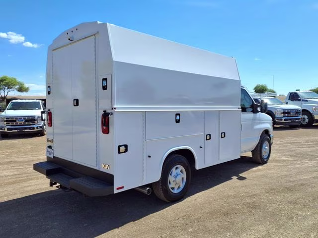 2026 Oxford White Ford E-350SD Base RWD Truck