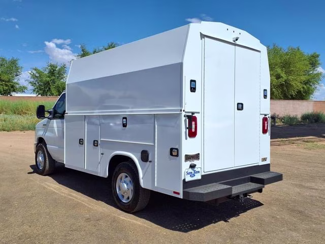 2026 Oxford White Ford E-350SD Base RWD Truck