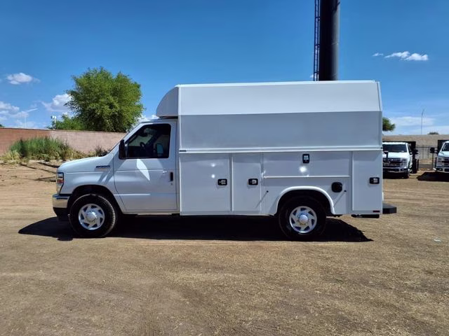 2026 Oxford White Ford E-350SD Base RWD Truck