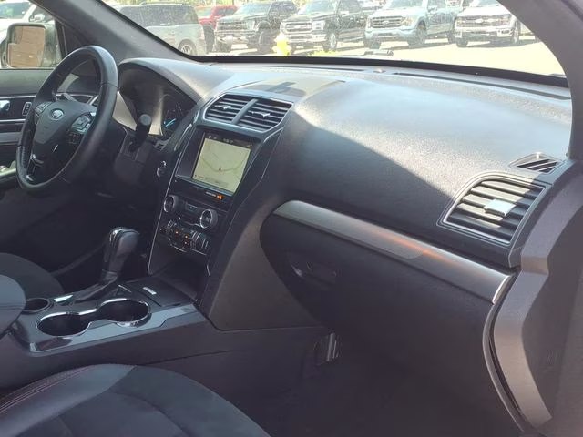 2018 Ingot Silver Ford Explorer XLT FWD SUV