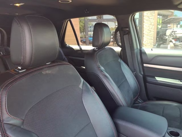 2018 Ingot Silver Ford Explorer XLT FWD SUV