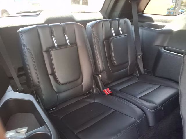 2018 Ingot Silver Ford Explorer XLT FWD SUV