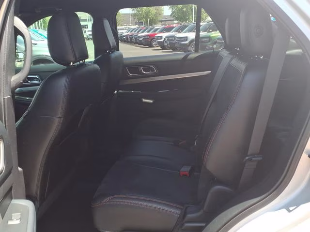 2018 Ingot Silver Ford Explorer XLT FWD SUV