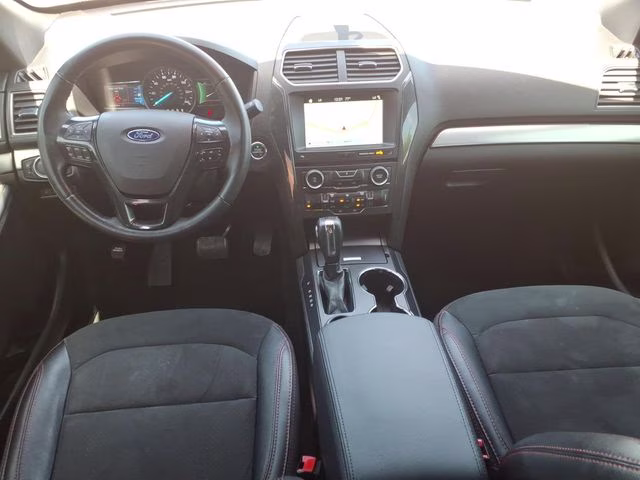 2018 Ingot Silver Ford Explorer XLT FWD SUV