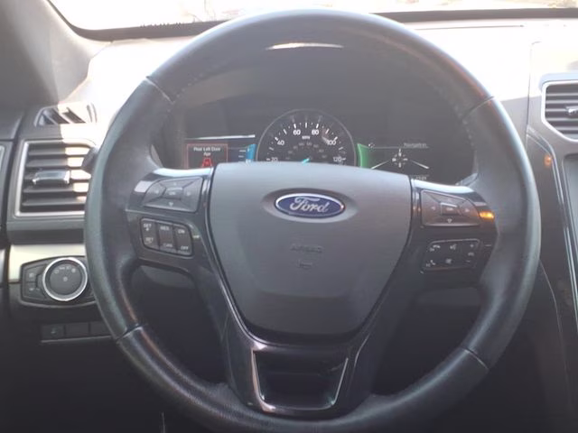2018 Ingot Silver Ford Explorer XLT FWD SUV