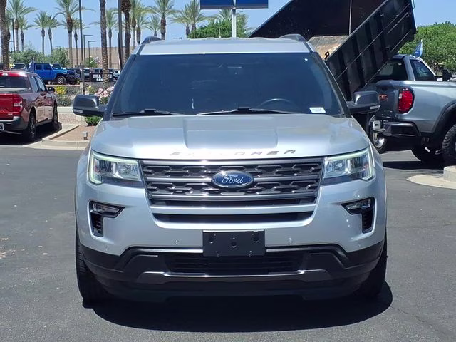 2018 Ingot Silver Ford Explorer XLT FWD SUV