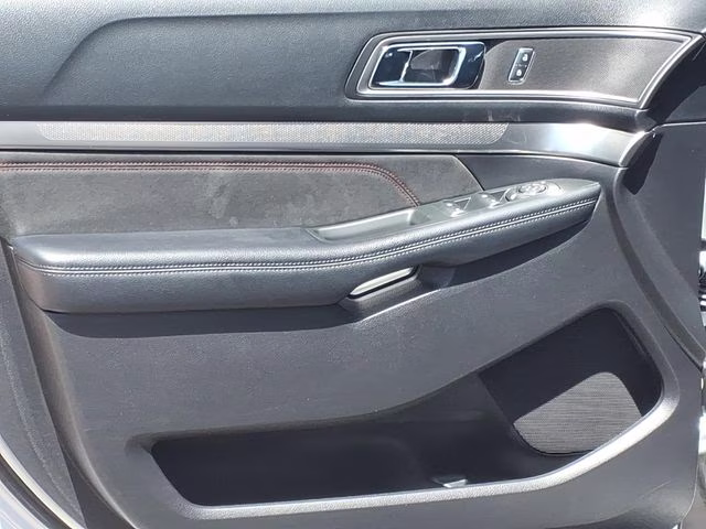 2018 Ingot Silver Ford Explorer XLT FWD SUV
