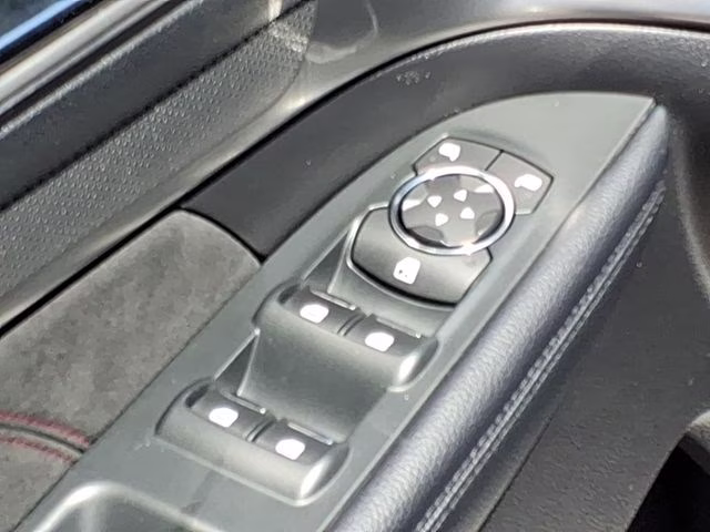 2018 Ingot Silver Ford Explorer XLT FWD SUV