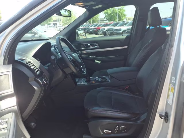 2018 Ingot Silver Ford Explorer XLT FWD SUV