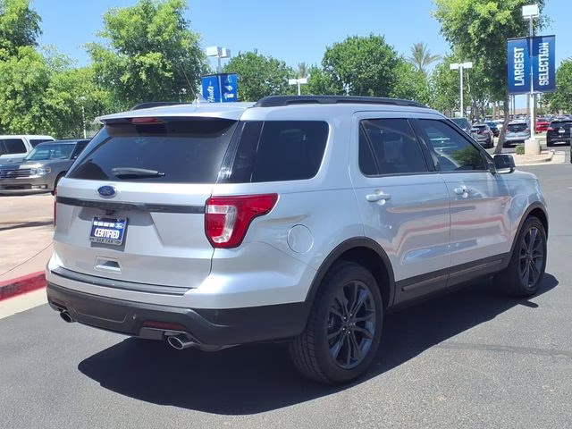 2018 Ingot Silver Ford Explorer XLT FWD SUV