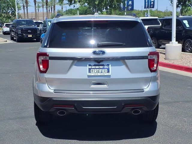 2018 Ingot Silver Ford Explorer XLT FWD SUV
