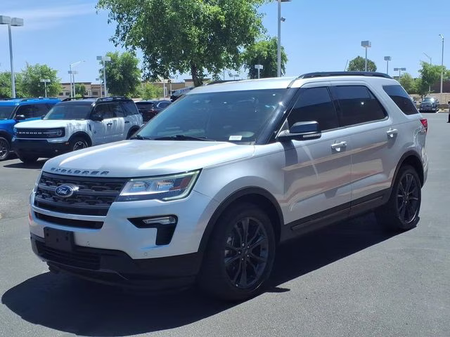2018 Ingot Silver Ford Explorer XLT FWD SUV