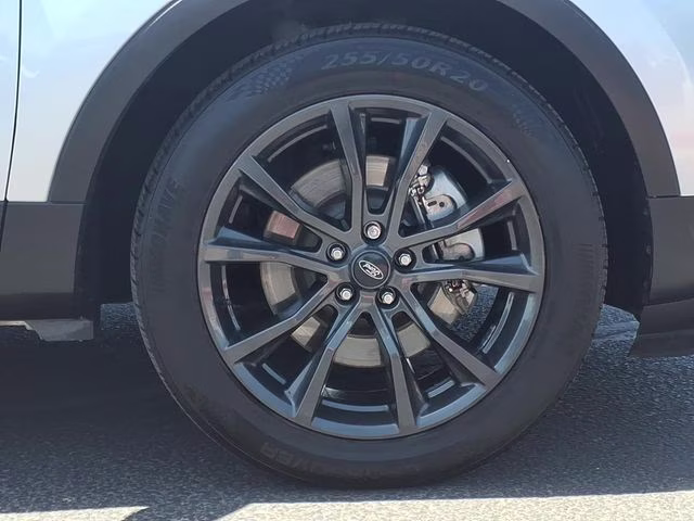2018 Ingot Silver Ford Explorer XLT FWD SUV