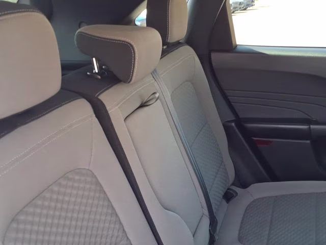 2021 Silver Metallic Ford Escape SE FWD SUV