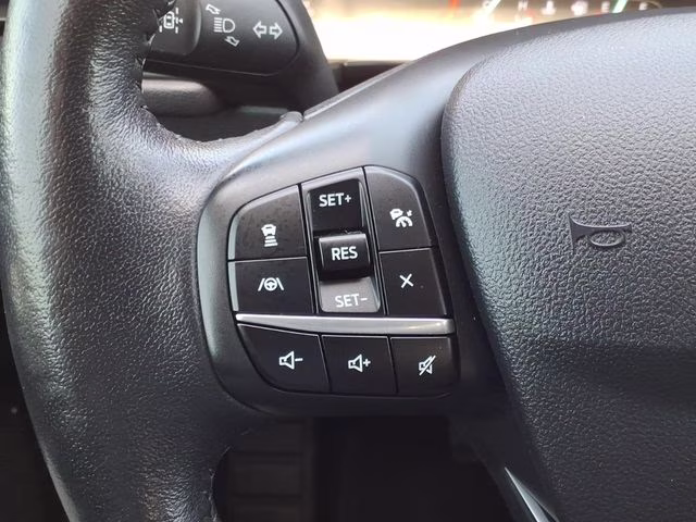 2021 Silver Metallic Ford Escape SE FWD SUV