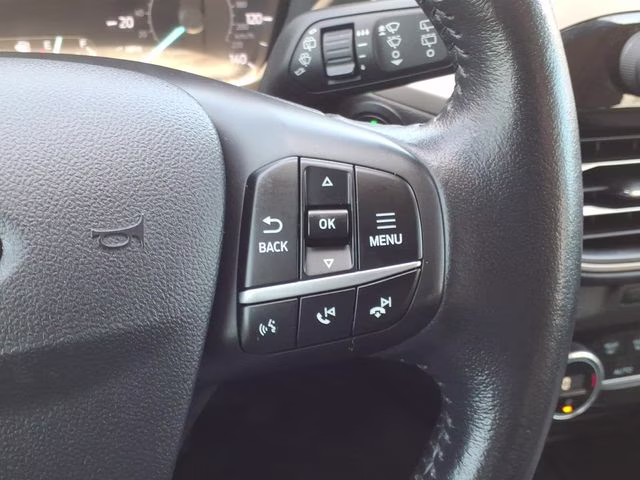 2021 Silver Metallic Ford Escape SE FWD SUV