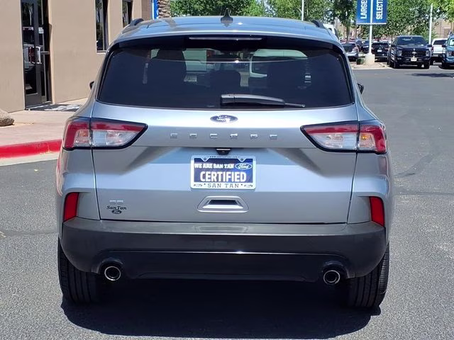 2021 Silver Metallic Ford Escape SE FWD SUV