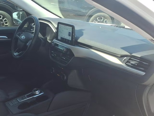 2022 White Metallic Ford Escape SEL FWD SUV