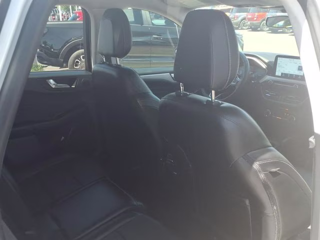 2022 White Metallic Ford Escape SEL FWD SUV