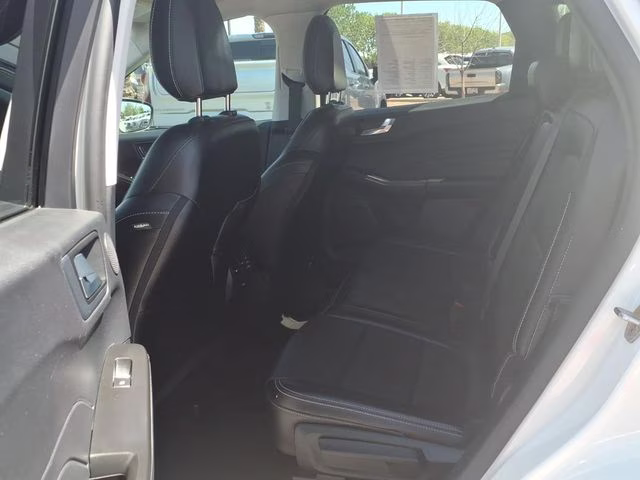 2022 White Metallic Ford Escape SEL FWD SUV