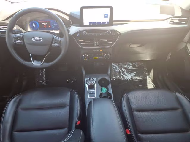 2022 White Metallic Ford Escape SEL FWD SUV