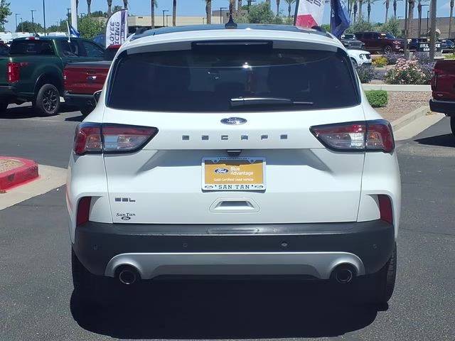 2022 White Metallic Ford Escape SEL FWD SUV