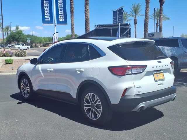 2022 White Metallic Ford Escape SEL FWD SUV